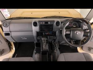 Toyota Land Cruiser 79 2.8GD-6 double cab - Image 6