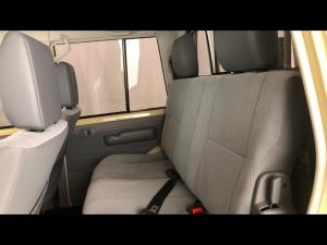 Toyota Land Cruiser 79 2.8GD-6 double cab - Image 11