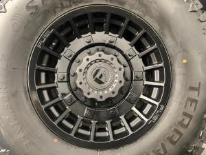 Jeep Wrangler Unltd Sahara 3.6L V6 automatic - Image 17