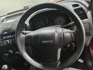 Isuzu KB 250D-Teq double cab 4x4 LE - Image 10