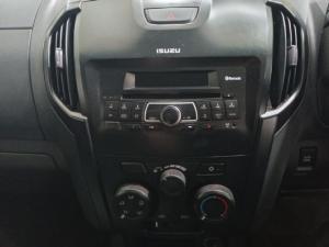 Isuzu KB 250D-Teq double cab 4x4 LE - Image 13