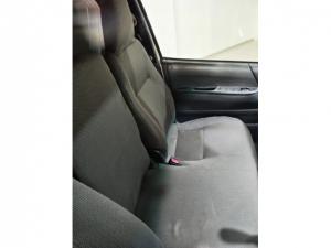 Toyota Quantum 2.5D-4D panel van - Image 8