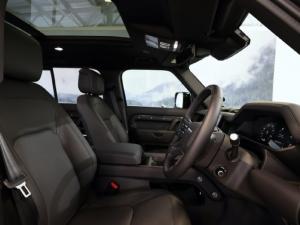 Land Rover Defender 130 D350 X-Dynamic HSE - Image 11
