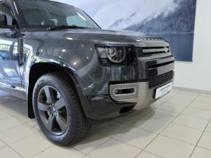 Land Rover Defender 130 D350 X-Dynamic HSE - Image 15