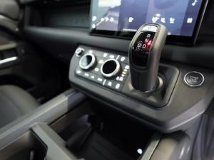 Land Rover Defender 130 D350 X-Dynamic HSE - Image 21