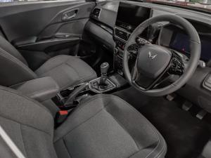 Mahindra XUV 3XO 1.2T AX5 manual - Image 6