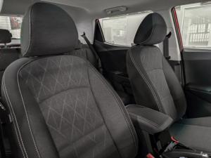 Mahindra XUV 3XO 1.2T AX5 manual - Image 7