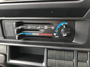 Toyota Land Cruiser 79 4.0 V6 double cab - Image 12