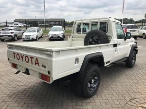 Toyota Land Cruiser 79 4.2D single cab - Image 4
