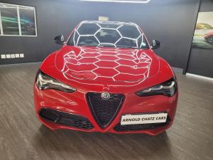 Alfa Romeo Stelvio 2.0T Veloce Q4 - Image 2