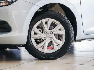 Suzuki Swift 1.2 GL+ auto - Image 2