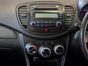 Hyundai i10 1.1 Motion - Image 13