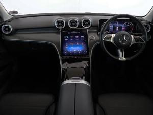 Mercedes-Benz C-Class C200 Avantgarde - Image 24