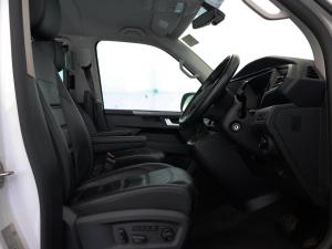Volkswagen Caravelle 2.0BiTDI Highline 4Motion - Image 17