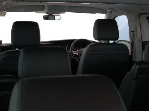 Volkswagen Caravelle 2.0BiTDI Highline 4Motion - Image 19