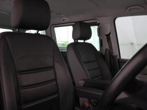 Volkswagen Caravelle 2.0BiTDI Highline 4Motion - Image 20