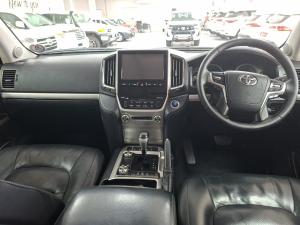 Toyota Land Cruiser 200 4.5D-4D V8 VX - Image 6