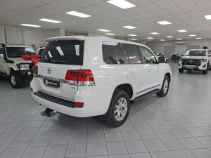 Toyota Land Cruiser 200 4.5D-4D V8 VX - Image 2