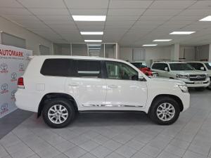 Toyota Land Cruiser 200 4.5D-4D V8 VX - Image 3