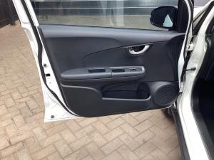 Honda BR-V 1.5 Comfort - Image 23