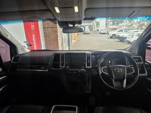 Toyota Quantum 2.8 LWB bus 6-seater VX Premium - Image 6