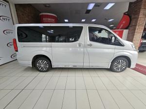Toyota Quantum 2.8 LWB bus 6-seater VX Premium - Image 3