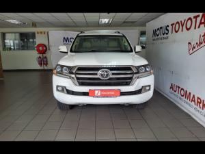 Toyota Land Cruiser 200 4.5D-4D V8 VX-R - Image 4