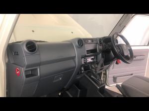 Toyota Land Cruiser 79 2.8GD-6 single cab auto - Image 7