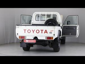 Toyota Land Cruiser 79 2.8GD-6 single cab auto - Image 24