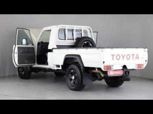 Toyota Land Cruiser 79 2.8GD-6 single cab auto - Image 25