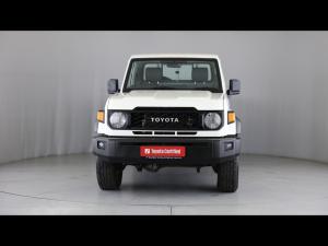 Toyota Land Cruiser 79 2.8GD-6 single cab auto - Image 4