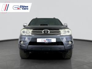 Toyota Fortuner 3.0D-4D Raised Body automatic - Image 2