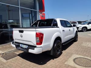 Nissan Navara 2.5DDTi double cab SE Plus auto - Image 3
