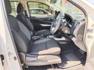 Nissan Navara 2.5DDTi double cab SE Plus auto - Image 5