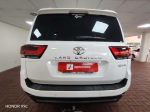 Toyota Land Cruiser Prado 2.8GD VX-R - Image 4