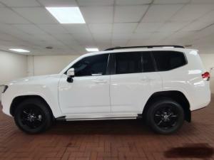 Toyota Land Cruiser Prado 2.8GD VX-R - Image 6