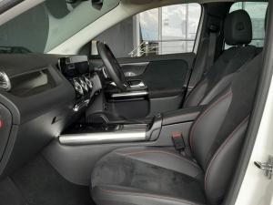 Mercedes-Benz GLA GLA200d Progressive - Image 15