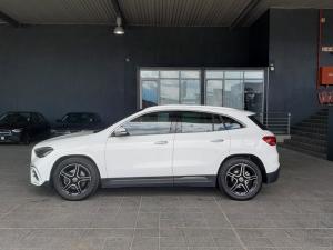 Mercedes-Benz GLA GLA200d Progressive - Image 4