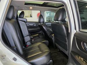 Nissan X-Trail 2.5 4x4 Tekna - Image 8