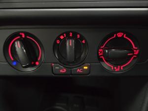 Volkswagen Polo Vivo hatch 1.4 Trendline - Image 8