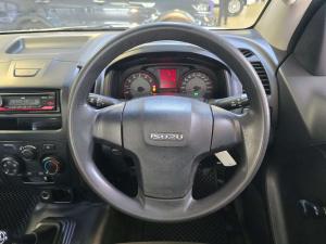 Isuzu D-Max Gen 6 250 single cab Fleetside safety - Image 14