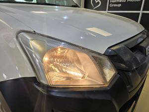 Isuzu D-Max Gen 6 250 single cab Fleetside safety - Image 4