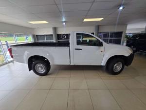 Isuzu D-Max Gen 6 250 single cab Fleetside safety - Image 6
