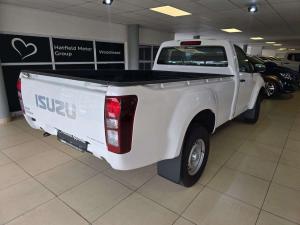 Isuzu D-Max Gen 6 250 single cab Fleetside safety - Image 7