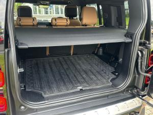 Land Rover Defender 110 D350 X-Dynamic HSE - Image 8