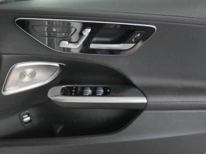 Mercedes-Benz C-Class C220d Avantgarde - Image 11