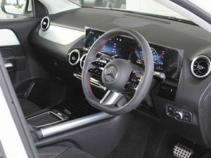 Mercedes-Benz GLA GLA200d Progressive - Image 10