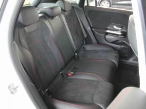 Mercedes-Benz GLA GLA200d Progressive - Image 16