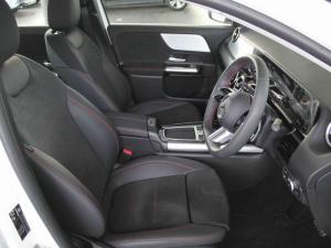Mercedes-Benz GLA GLA200d Progressive - Image 19