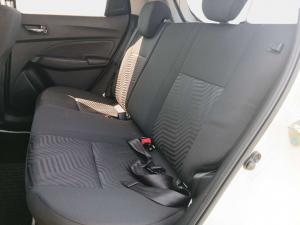 Suzuki Swift 1.2 GL manual - Image 11